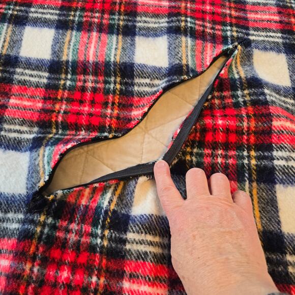 Vintage Stadium Blanket Poncho Red White Blue Plaid Zipper 52X61 Classic 60s 70s - Picture 6 of 10